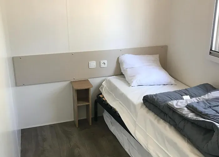 Mh518 3chambres Et 1 Sdb De 40m2 Dans 4 Etoiles *